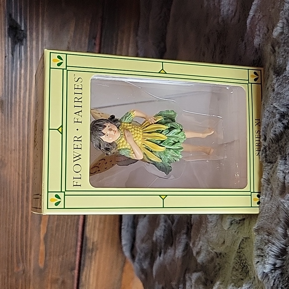 Retired 2001 Ragwort Fairy Cicely Mary Barker Collectible Figurine